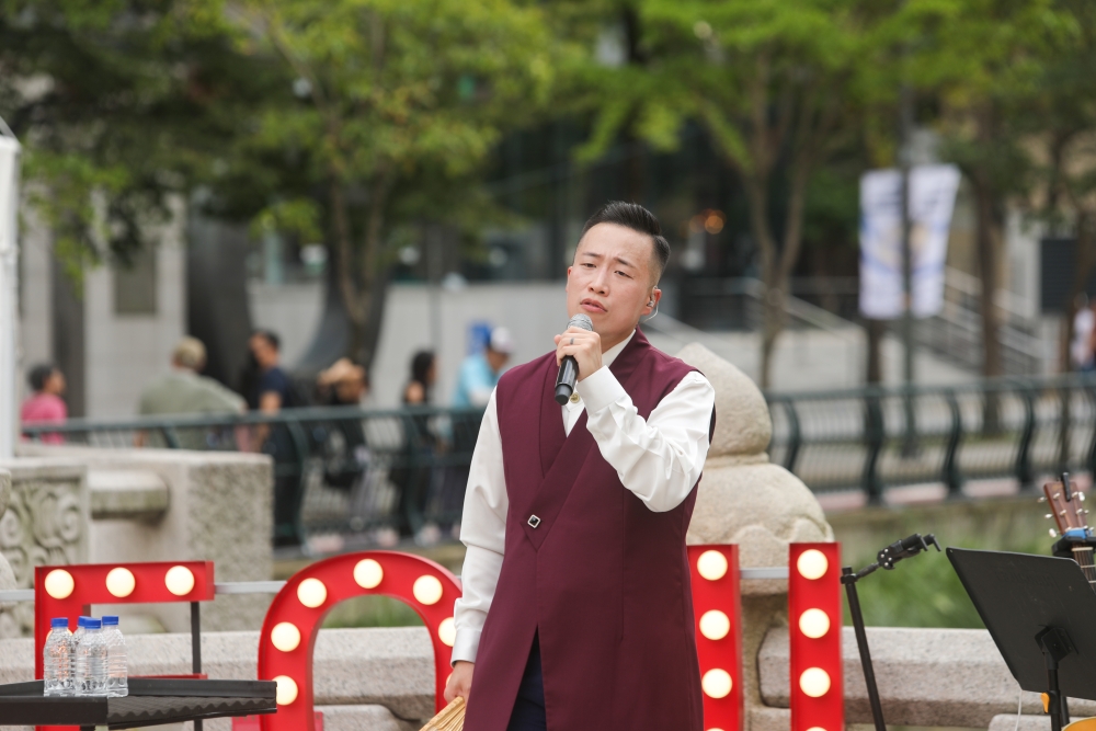 The exhilarating journey of Danhae Oh, a vocalist crossing genre boundaries.